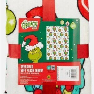 NWT The Grinch Oversized Silky Soft Plush Throw 50x70 Christmas Holiday Blanket